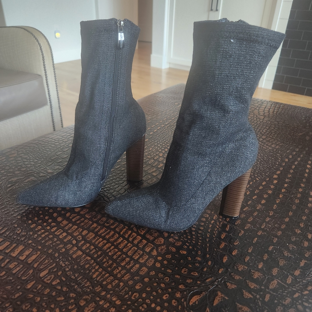 Cape Robbin Charcoal Ankle Booties - Picture 2 of 6